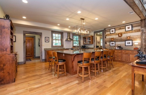 Saint Francis Cabin | A Bourbon Connoisseur's dream is where you will find Rolling Fork Farm