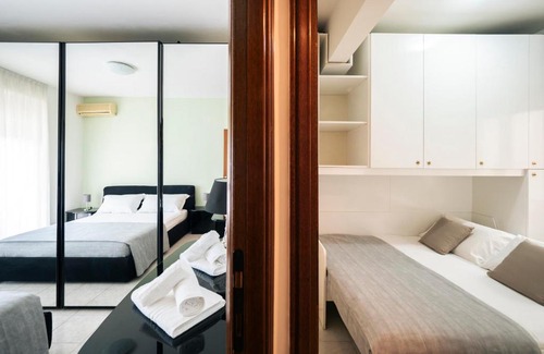 Quartiere XXIX Ponte Mammolo Apartment | A/C - Pool - Parking [Metro B]