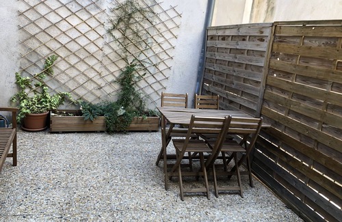 Quartier Administrations House | A calm cosy townhouse with private courtyard - 5 mins from arena