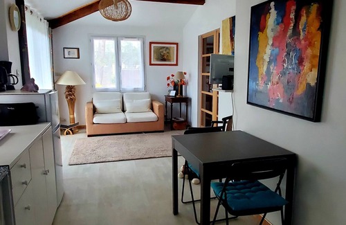 Caremeau Apartment | A corner of paradise in the garrigue of Nîmes