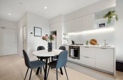 Melbourne Central Business District Apartment | A Cosmopolitan Hub in CBD Centre