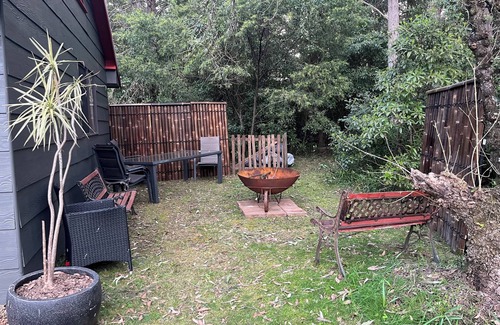 Tapitallee Cabin | A cosy cabin, a great place to escape, relax and take time out of the busyness.