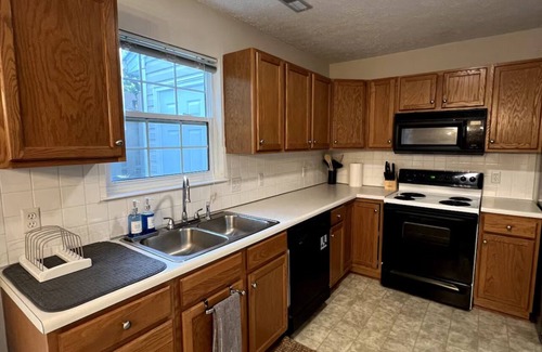 Cornerstone House | A cozy 2 bedroom townhome in Lynchburg close to Liberty University.