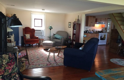 Bridgeport House | A Cozy Lakehouse Along Oneida Lake is Within Reach of Adirondacks