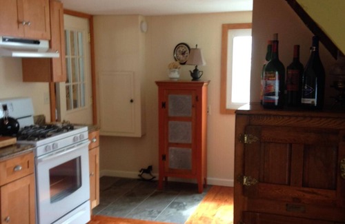 Bridgeport House | A Cozy Lakehouse Along Oneida Lake is Within Reach of Adirondacks