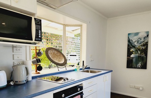 Monaco House | A delightful cabin right on the waterside in Monaco peninsula