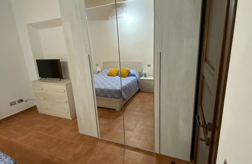 Marta Apartment | A due Minuti a Piedi dal Centro Storico e dal Lungolago