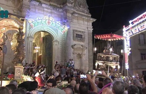 Caltagirone Apartment | A Due Passi Dalla Scalinata