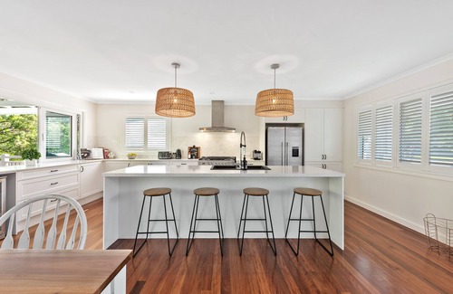 Morningside House | A Family Affair ~ 4 Bed/2.5Bath/Pool ~ Morningside