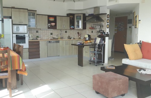 Ashdod Apartment | A few dozen meters from the beach, bright apartment with sea and park views.