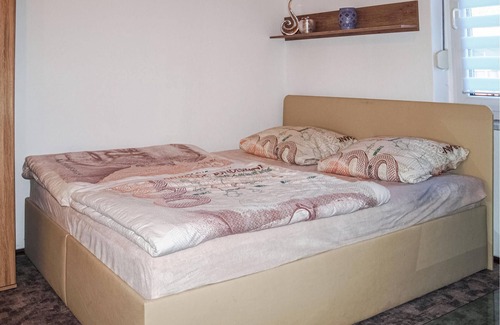 Hildebrandshagen House | A few kilometers away from the mill town of Woldegk is located in Hildebrandshagen this simple yet f