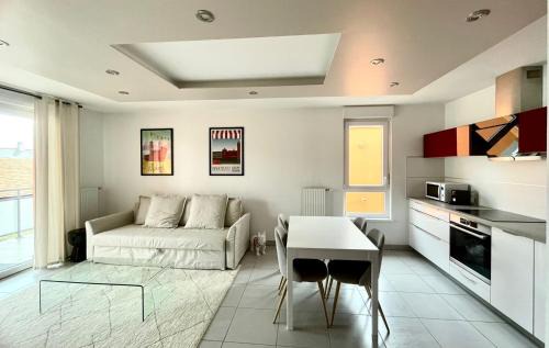 Saint-Louis Apartment | A few steps from BASEL with Balcony and free private parking