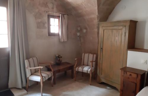 Uzes Apartment | A fleur de rue appartement climatisé Uzès centre