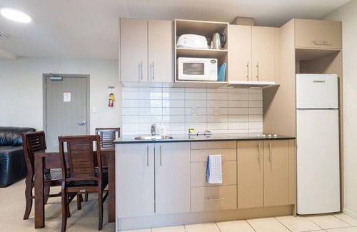 Newton Apartment | A four bedroom apartment in Auckland CBD w Carpark