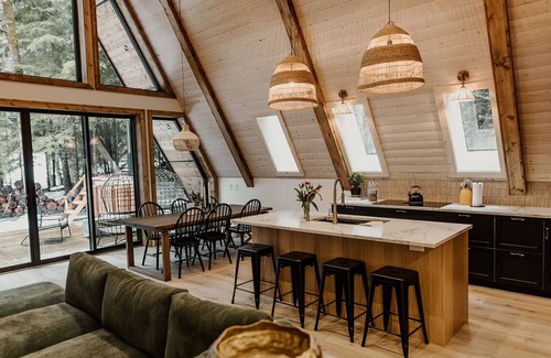 Sunshine Valley Cabin | A-Frame Escape in the Woods Hot Tub Family Friendly