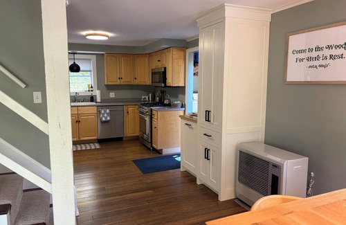 Birch Hill House | -A-Frame of Mind- Cozy Family & Pet Friendly 4BR house in the White Mountains!