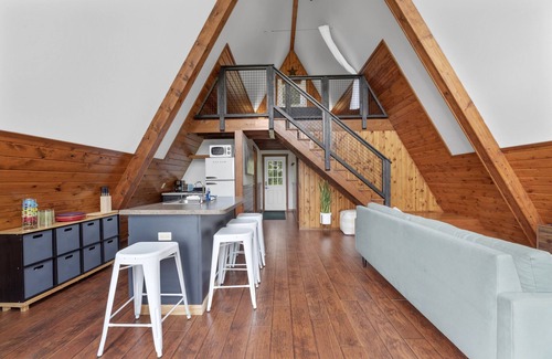 McArthur Cabin | A-Frame Retreat | Secluded | Fire Pit I Nintendo