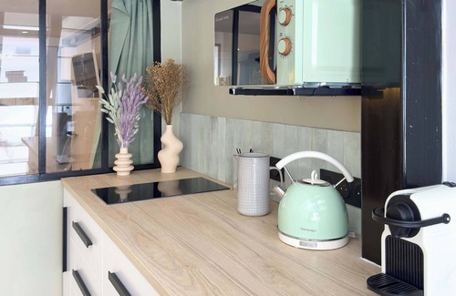 7th Arrondissement Apartment | A gem between Le Panier and the Old Port