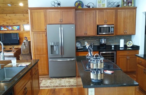 Duluth House | A Gem of a lake home on Gorgeous Pike Lake 15 Minutes From The Duluth Harbor