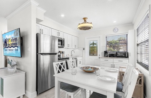 Aloha Kai Condo | A Great Day At The Beach! - Aloha Kai #6 - Roelens