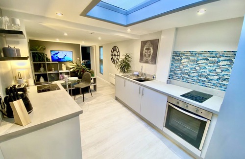 Bournemouth Apartment | A Hidden Gem With Private Hot Tub and Garden