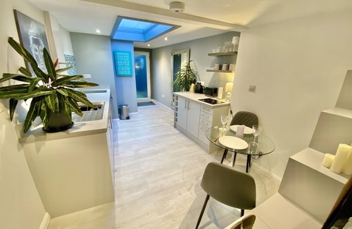 Bournemouth Apartment | A Hidden Gem With Private Hot Tub and Garden