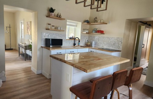 Logan House | A house in the heart of Logan with shops, restaurants, and experiences near.