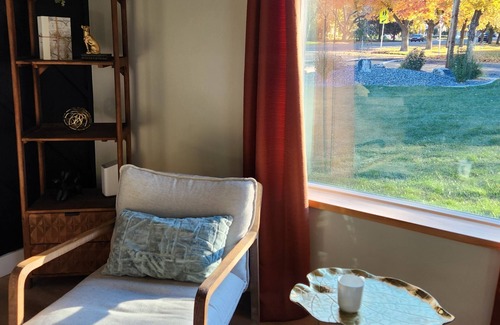 Logan House | A house in the heart of Logan with shops, restaurants, and experiences near.