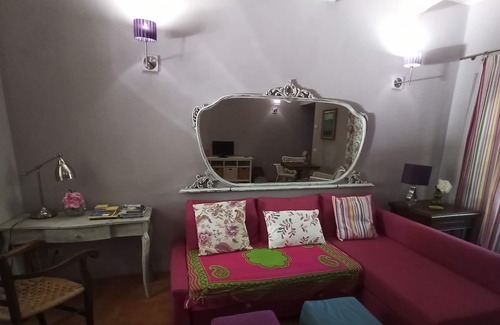 Arcidosso House | A house in the woods of chestnut trees