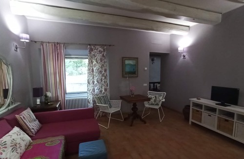 Arcidosso House | A house in the woods of chestnut trees