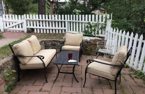 Historic District House | A jewel of a cozy cottage on the stream