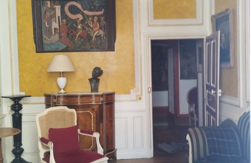 Chalon-sur-Saone Apartment | A journey through time in the heart of the city