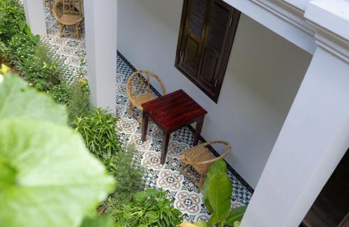 Luang Prabang Bed & Breakfast | A Little Luangprabang- Namkhan Heritage Guesthouse