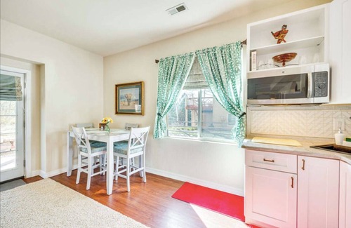 Northgate House | A Little Luxury near the AFA and Ford Amphitheater