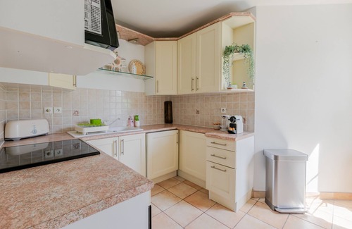 Saint-Lambert Apartment | A little sun in Paris with balconies, 15 minutes from Porte de Versailles