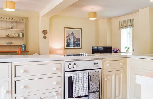 Clifton Reynes Cottage | A lovely country cottage located in a peaceful village.