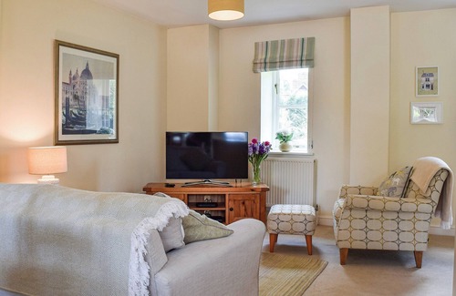 Clifton Reynes Cottage | A lovely country cottage located in a peaceful village.