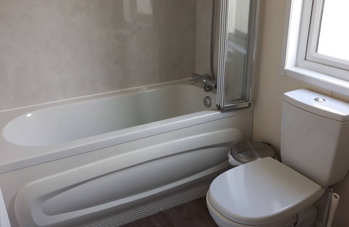 Ringwood House | A luxury 6 berth lodge, sleeps 6 a real home from home in the heart of a forest.