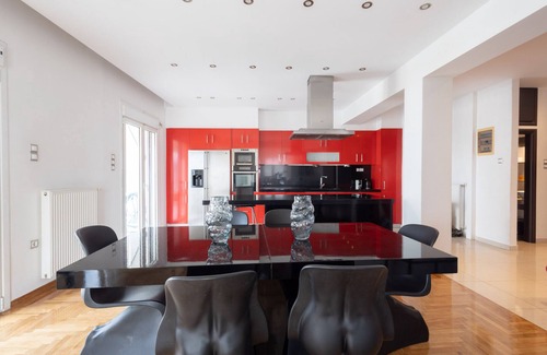 Nea Smirni Apartment | A Luxury & Comfortable 2bdrm Apt in Athens