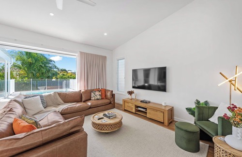 Camp Hill House | A Luxury Escape! ~ 4 Bed House ~ Camp Hill