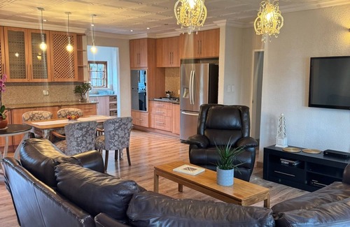 Krugersdorp House | A luxury home away from home in an upmarket suburb of Krugersdorp