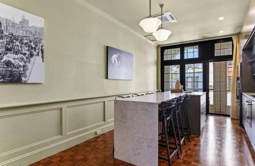 Pyrmont Apartment | A Luxury Space with Playstation in Darling Harbour