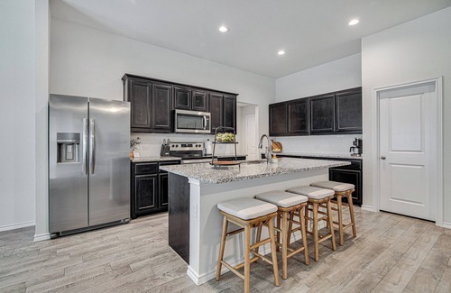 Joshua House | A Modern Gem for Families on the Move