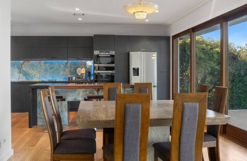 Atawhai House | A modern home with sea views, just a short drive to Nelson city