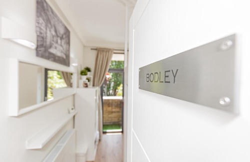 Oxford City Centre Apartment | A'nB Oxford LUX 2-Bedroom plus private parking 5-STAR Central OX1