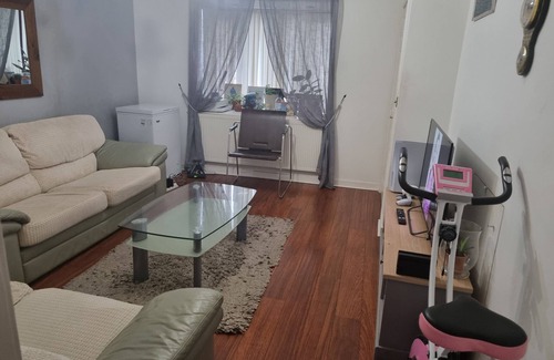 Hull House | A peaceful home, close to so many Amenities and to the city centre