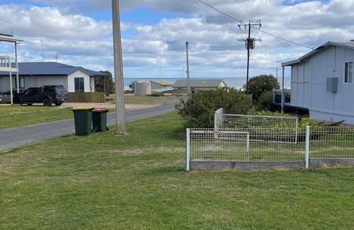 North Beach House | A peaceful shack only minutes from the beach, great for the whole family!