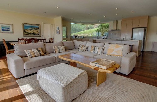 Duncan House | A perfect coastal escape at Snelling Beach