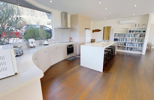 Duncan House | A perfect coastal escape at Snelling Beach