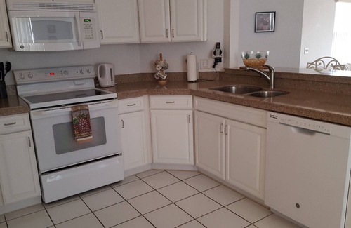 South Bradenton Villa | A perfect location, lakeside home ,private heated pool, very close to beaches